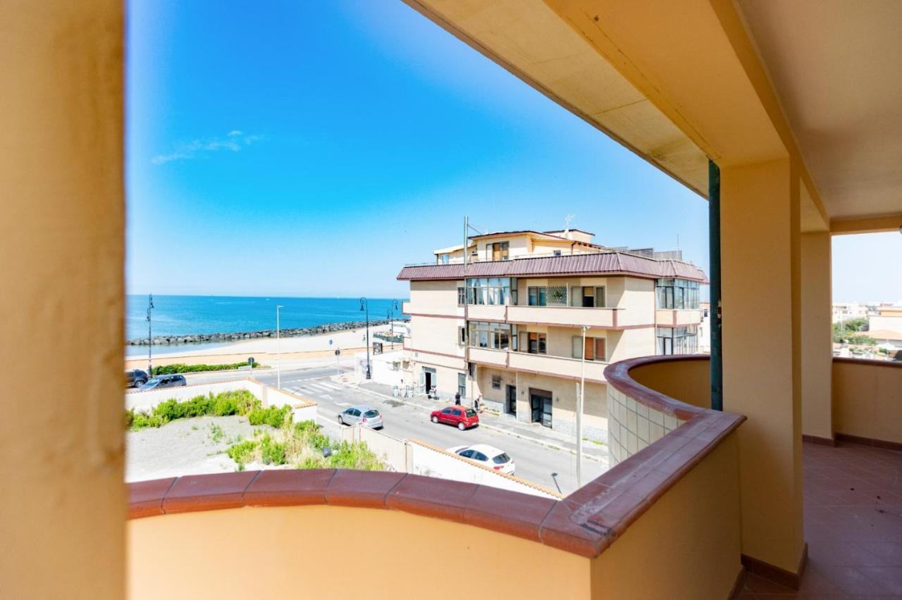 Ferienwohnung Waterfront House Fiumicino Exterior foto